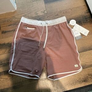 Like New Vuori Banks Shorts, Mens Medium 7.5”